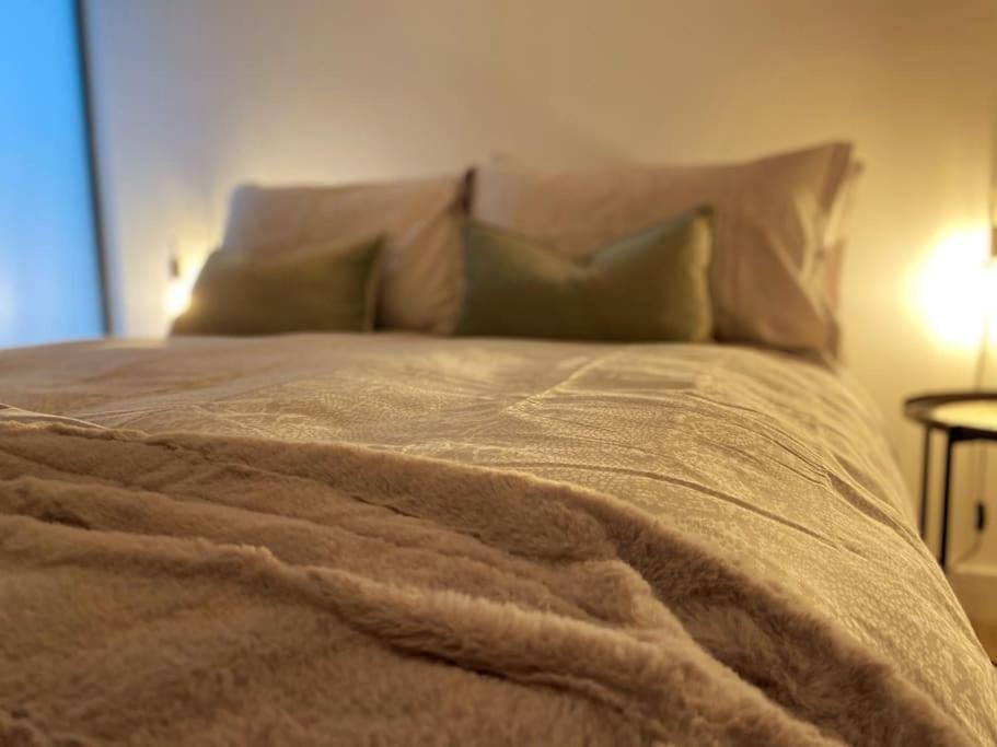The Pad By The Beach Penthouse Apartment With Sunset And City Views Bournemouth Dış mekan fotoğraf
