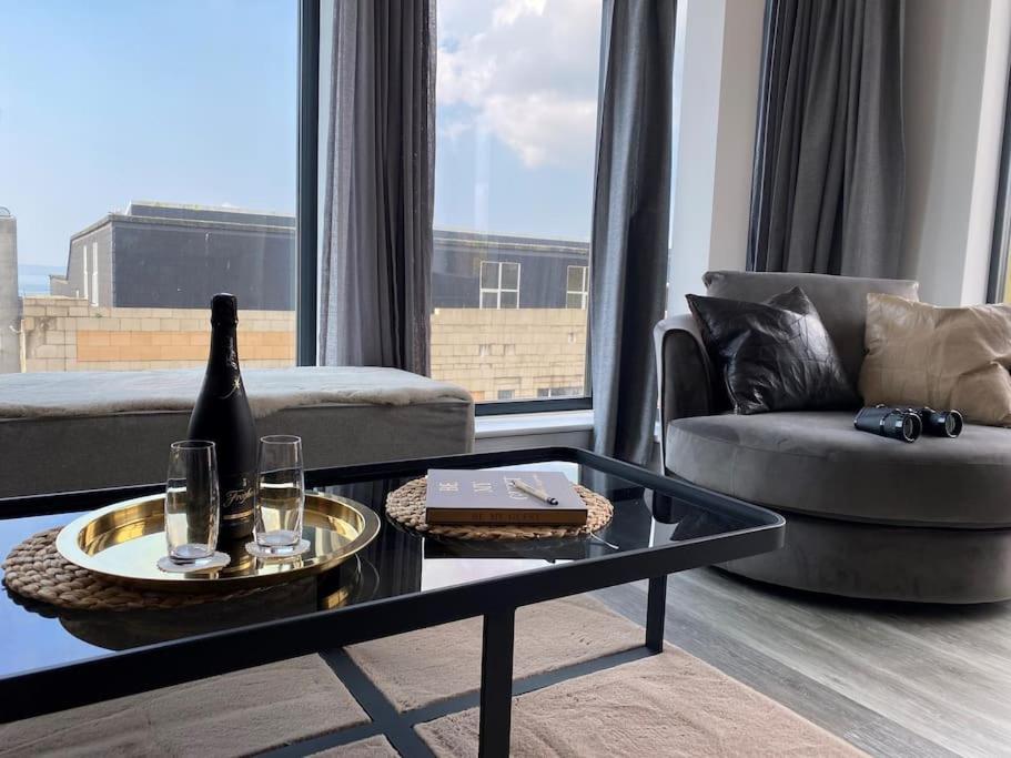 The Pad By The Beach Penthouse Apartment With Sunset And City Views Bournemouth Dış mekan fotoğraf