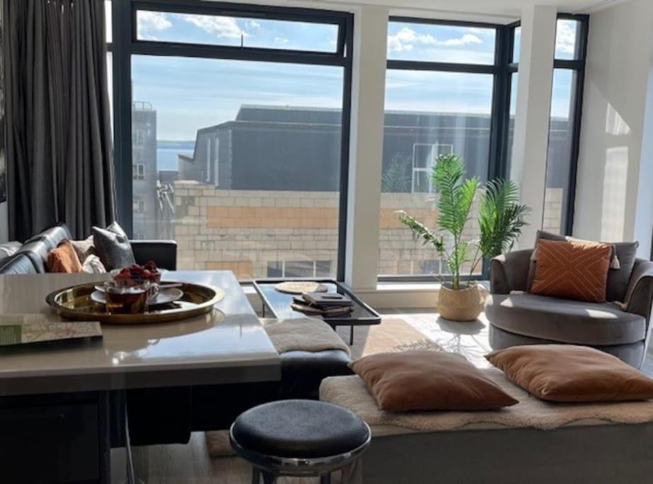 The Pad By The Beach Penthouse Apartment With Sunset And City Views Bournemouth Dış mekan fotoğraf