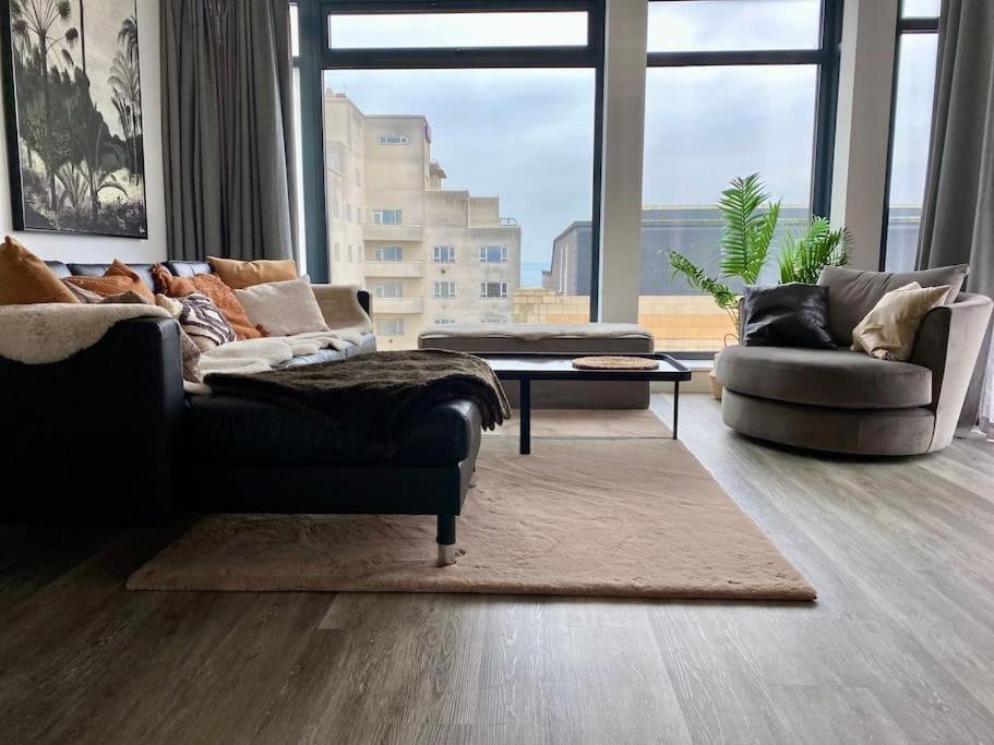 The Pad By The Beach Penthouse Apartment With Sunset And City Views Bournemouth Dış mekan fotoğraf
